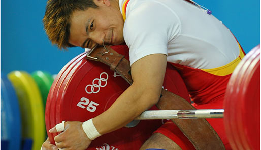 Gold im Abo! Der Olympiasieger im Gewichtheben, Zhang Xiangxiang, freut sich über die neunte Goldmedaille für China