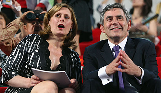 Prominente Gäste hatten sich im National Stadium eingefunden, wie Premier-Minister Gordon Brown mit seiner Frau Sarah