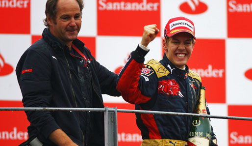 Vettel zusammen mit Toro-Rosso-Mitbesitzer Gerhard Berger (links)