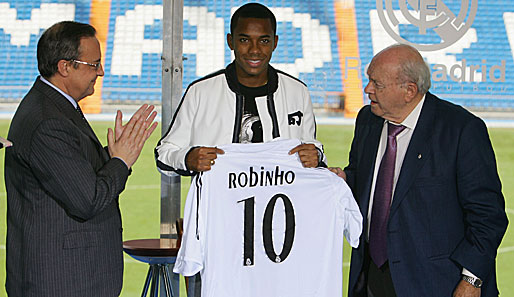 Robinho bei seiner Vorstellung in Madrid: Die Königlichen gaben ihm die Rückennummer 10
