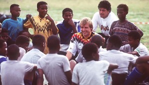 1995 reiste Klinsmann nach Kapstadt. In Südafrika setzte er sich für soziale Projekte ein