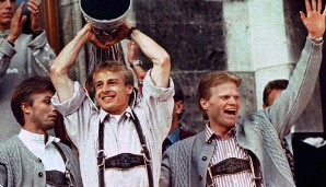 ...um Kraft für die Titeljagd zu sammeln. Klinsmann holte mit Bayern den UEFA-Cup. Den Rekord von 15 Tore im Laufe des Wettbewerbs wurde erst von Radamel Falcao gebrochen