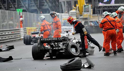 In Monaco zerlegte Nico Rosberg seinen Williams. Die Trümmerteile sorgten für eine Rennunterbrechung