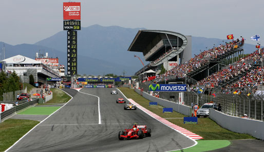 Spanien-GP: Ferrari holt mit einem Doppelsieg weiter auf: Massa wird hinter Räikkönen Zweiter. Hamilton landet auf 3. WM-Stand: Hamilton - Massa 20:18