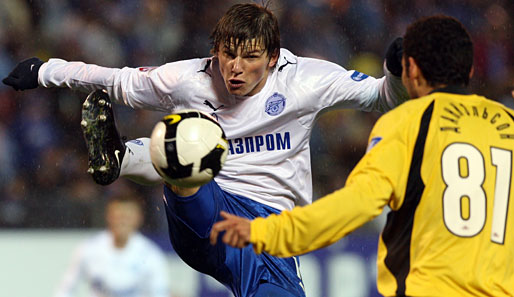 2007 hatte St. Petersburg die russische Meisterschaft gewonnen. Arschawin hatte mit zehn Toren und elf Assists großen Anteil