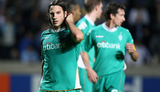 Anorthosis Famagusta - Werder Bremen 2:2: Frings (links) und Baumann ackerten gegen Famagusta im Bremer Mittelfeld