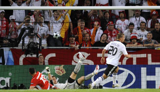 08.06.2008, GER - POL 2:0 (EM): Podolski erzielte beim 2:0-Sieg beide Tore für die DFB-Elf
