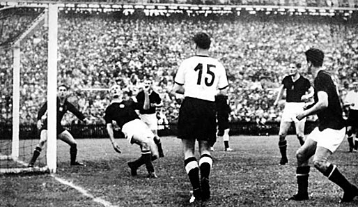 ... seine bisher höchste Niederlage überhaupt: 0:9 hieß es im März 1909 in Oxford. Bis 1968 gelang Deutschland kein einziger Sieg gegen...