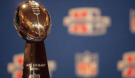Das Objekt der Begierde in der NFL: Die Vince-Lombardi-Trophy. Nach der regulären Saison beginnt in den Playoffs nun die Jagd auf den Titel