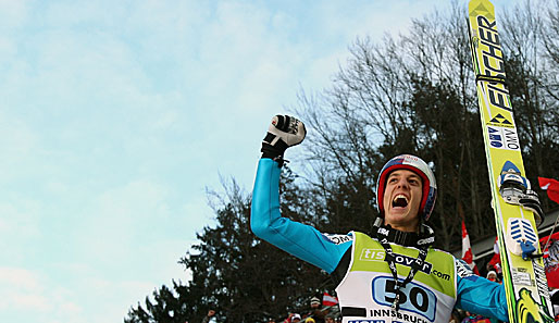 Gregor Schlierenzauer freut sich über seinen zweiten Platz