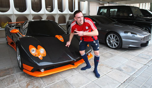 Franck Ribery ist begeistert von der Auto-Sammlung eines Scheichs