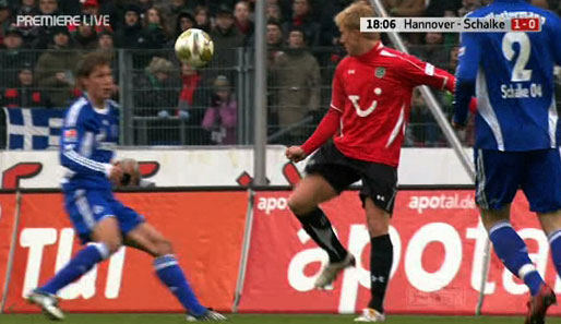 Hannover führt gegen Schalke durch Pintos Treffer 1:0. Und hätte in der 19. Minute...