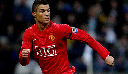 Der Weltfußballer 2008 gehört natürlich auch in die Mannschaft 2008: Cristiano Ronaldo von Manchester United