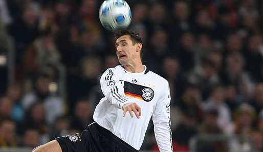 Hoch, höher, Miroslav Klose: Der Bayern-Stürmer war in Düsseldorf der Herr der Lüfte