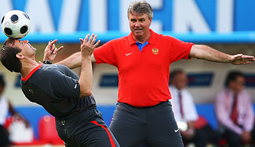 Kann zwei Jobs auf einmal: Russland- und Chelsea-Trainer Guus Hiddink