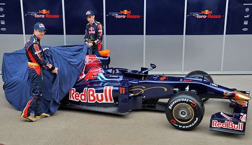 Und noch ein Debüt in Barcelona. Die Scuderia Toro Rosso enthüllte als letztes Team ihr neues Auto