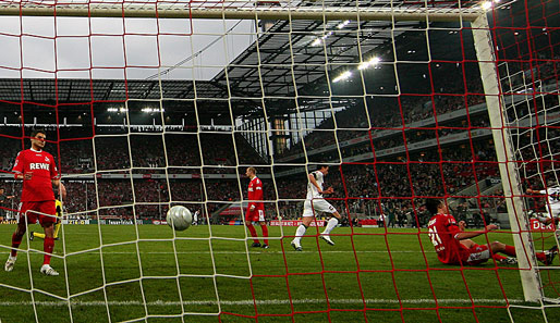 Gladbachs Karim Matmour erzielt das 2:0 in Köln