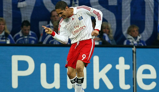 Schalke 04 - Hamburger SV 1:2: Hamburgs Paolo Guerrero brach als Erster den Bann. Und vier Minuten nach dem 0:1...