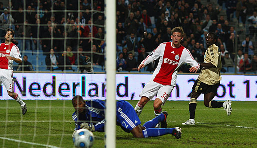 Olympique Marseille - Ajax Amsterdam 2:1; Mamadou Niang erzielt für die Franzosen das zwischenzeitliche 2:0