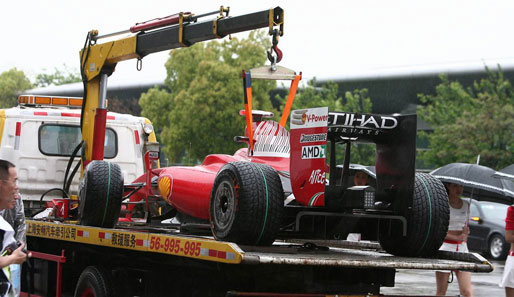 Auch Felipe Massa muss das Rennen vorzeitig beenden. Sein Ferrari bleibt mit einem Elektronik-Defekt liegen