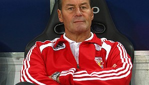 Dann ging es weiter zu Red Bull Salzburg. In der Saison 2009/2010 wurde Stevens mit den Österreichern zum ersten Mal Meister in seiner Trainerkarriere