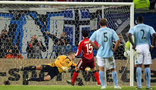 Hamburger SV - Manchester City 3:1: Piotr Trochowski zum Beispiel, der die Hamburger per Elfmeter 2:1 in Führung brachte