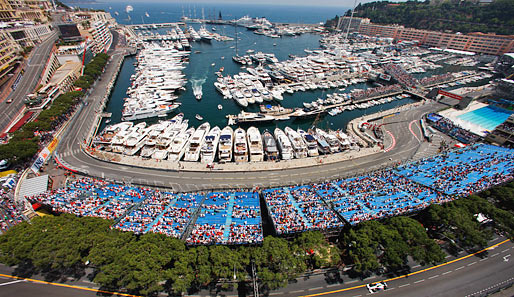 Allzu viele Fans sahen die beiden Crashes nicht. Die Tribünen sind in Monaco 2009 ziemlich leer