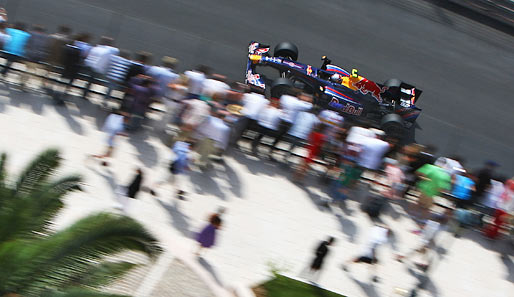 Das konnte auch Sebastian Vettel im Red Bull nicht verhindern. Er wurde auf seiner letzten schnellen Runde aufgehalten