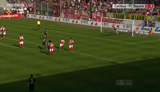 Nachspielzeit im Stadion der Freundschaft: Der eingewechselte Franck Ribery hatte gegen Savo Pavicevic einen Elfmeter rausgeholt