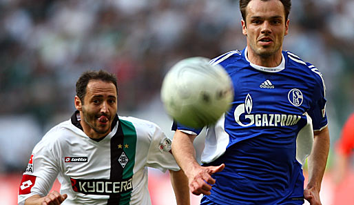 Am Ende dann doch noch das Borussia-Happy-End: Oliver Neuville (links) leitete das Last-Minute-Tor von Colautti ein