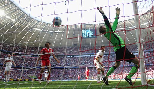Der FC Bayern hatte durch ein Eigentor von Khalid Boulahrouz früh Grund zum Jubeln