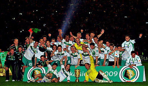 Das Abschlussbild: Werder Bremen ist DFB-Pokalsieger der Saison 2008/2009