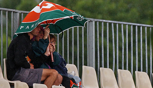 Tag 3: Nach nur wenigen Minuten mussten die Spiele am dritten Tag wegen Regens schon wieder unterbrochen werden