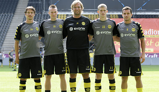 Der Chef und die Neuen: Markus Feulner, Kevin Großkreutz, Trainer Jürgen Klopp, Sven Bender and Dimitar Rangelov