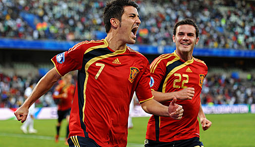 David Villa, der hier mit Kollege Juan Manuel Mata jubelt, erzielte seinen 30. Länderspieltreffer