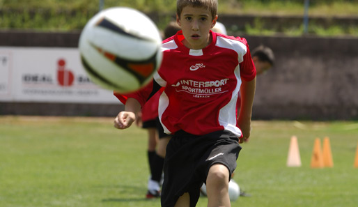 Je nach fußballerischer Klasse kann ein Kind dabei bei einem Bundesligisten z.B. Schalke, Dortmund oder Bochum, ...