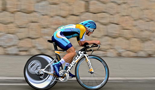 Armstrongs Astana-Teamkollege Levi Leipheimer startete wenig später und hielt lange die Bestzeit
