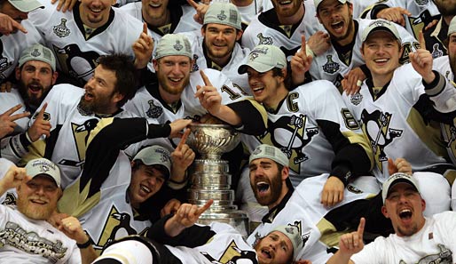 Das Gruppenbild: Die Pittsburgh Penguins und ihr Cup!
