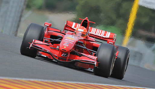 Für Aufregung bei der Konkurrenz sorgten Fotos wie dieses, das den Ferrari F2007 mit Slicks zeigte