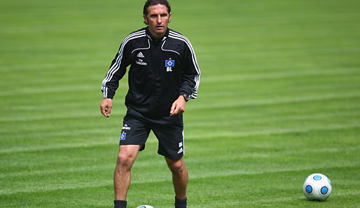 Der Trainer: Bruno Labbadia (43). Nach den Stationen Darmstadt 98, SpVgg Greuther Fürth und Bayer Leverkusen übernahm er den HSV am 01.07.2009