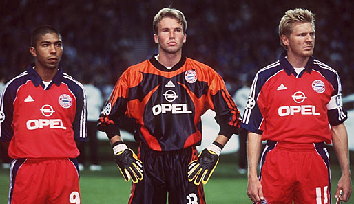 Am 21. September 1999 gab Stefan Wessels (M.) sein Bayern-Debüt. Mit seinen damals 20 Jahren steht er zwischen den Bayern-Legenden Giovane Elber und Stefan Effenberg
