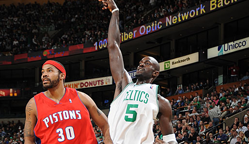 Free-Agent Rasheed Wallace (l.) wechselt für zwei Jahre zu den Celtics. Der viermalige All-Star ist in Boston als Backup für Kevin Garnett und Kendrick Perkins eingeplant