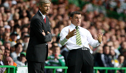 Gunner-Coach Arsene Wenger und Celtic-Trainer Tony Mowbury gingen an der Seitenlinie mit