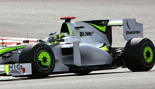 Brawn GP testete am Auto von Jenson Button eine neue Finne an der Airbox. Offenbar hat Renault mit diesem Zusatzflügel einen Trend gesetzt