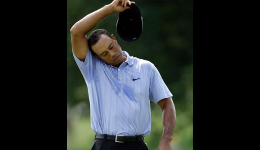 Tag 1: Heiß war's in Chaska. Tiger Woods kam mächtig ins Schwitzen, setzte sich mit einer blitzsauberen 67er Runde aber trotzdem an die Spitze