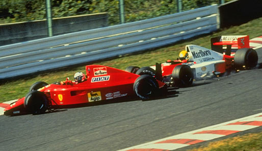 1990: Zweite Kollision Senna vs. Prost. Senna will Rache für die vermeintliche Verschwörung von 1989 und schießt Prost ab. Senna bleibt ungestraft und ist Champion