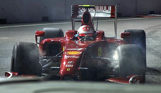 Kimi Räikkönen verfuhr sich kurzfristig einmal und stand vor der Mauer. Danach ging die Suche nach dem Rückwärtsgang los