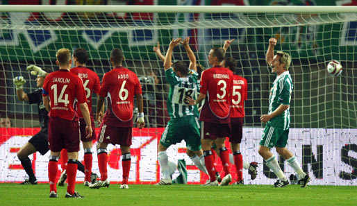 Der Ball zappelt im Netz, die Rapidler jubeln: Ausgerechnet der Deutsche Steffen Hofmann brachte die Wiener mit 1:0 in Front