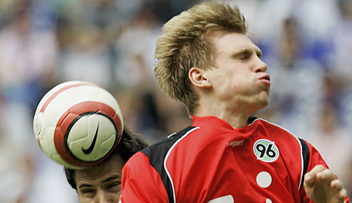 In Hannover begann seine Karriere. Am 1.11.2003 machte er sein erstes Bundesliga-Spiel für 96 und wurde zur Halbzeit ausgewechselt