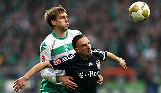 Bremen gegen Bayern - immer ein besonderes Duell. Mertesacker muss sich dann auch mit Franck Ribery auseinandersetzen